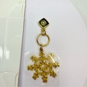 CHANEL Beaute Gold CC Snowflake Key Holder NIB